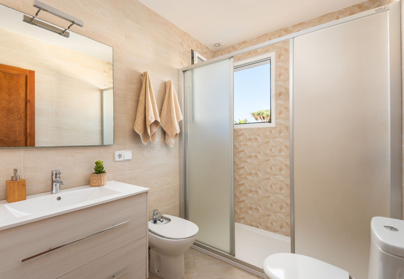 Villa en Cala´n Bosch - Villa Juaneda