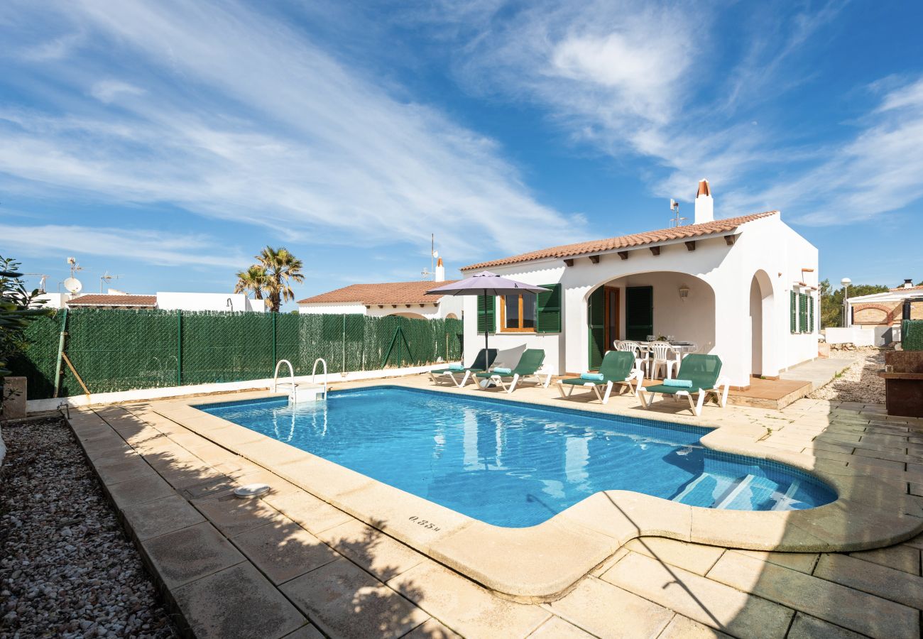 Villa en Cala´n Bosch - Villa Mar