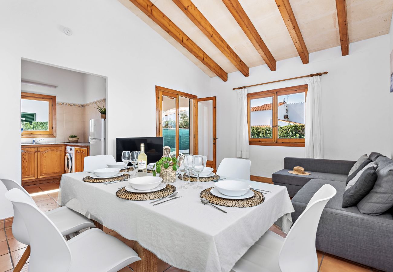 Villa en Cala´n Bosch - Villa Mar