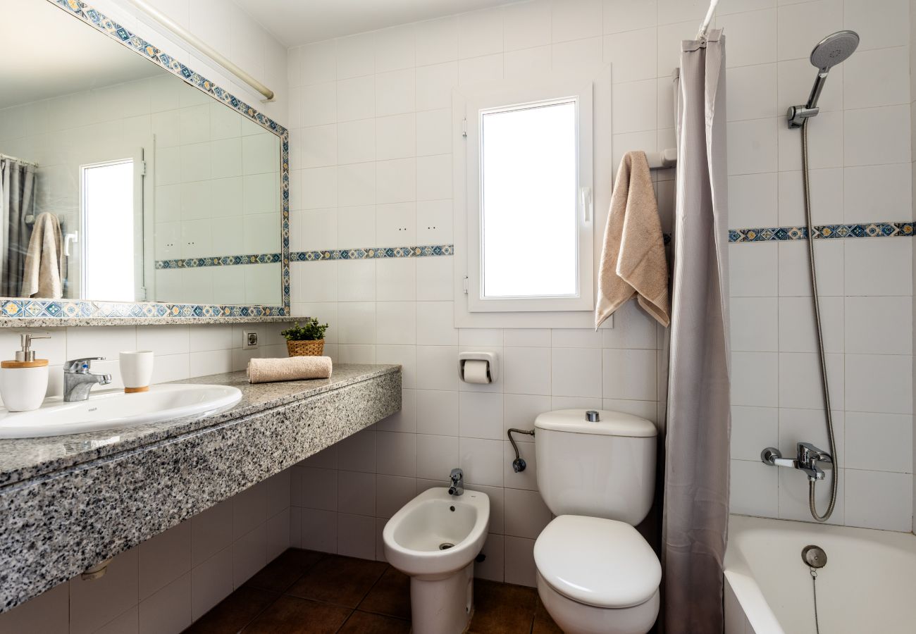 Villa en Cala´n Bosch - Villa Miguel