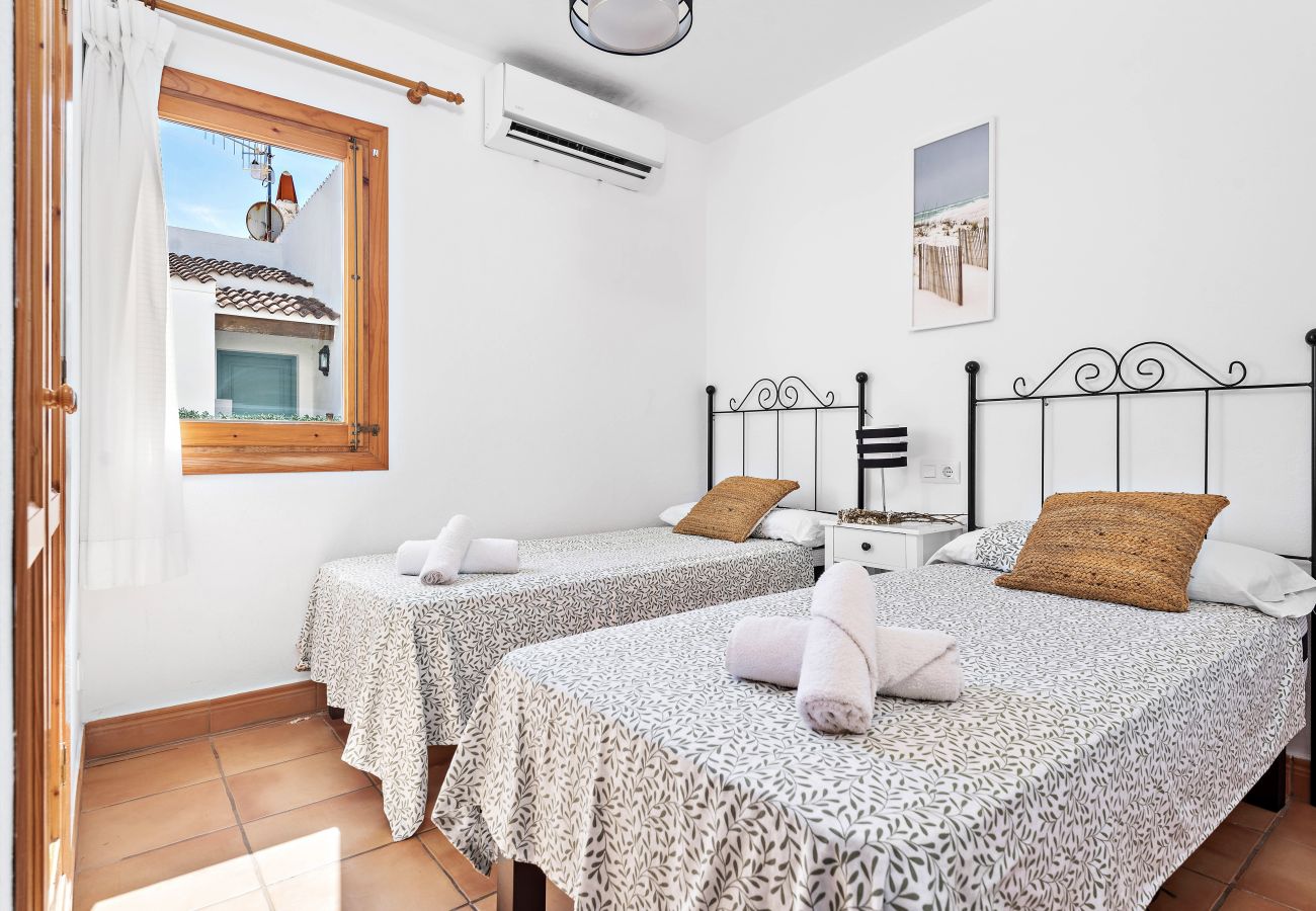 Villa in Cala´n Bosch - Villa Mar